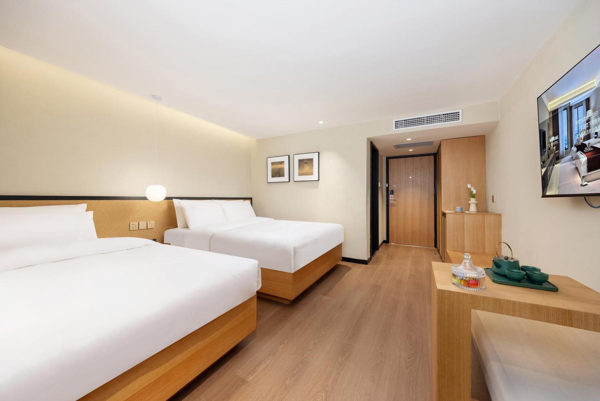 Beijing Tangfu Nanluoguxiang Wang Fu Jing Forbidden City Snack Street Hotel,1 Stop Walking To Airport Express,3 Stop To Tiananmen&Free Laundry Dry Service &Professional Free Tour Ticket Service With English Speaking Staff 외부 사진
