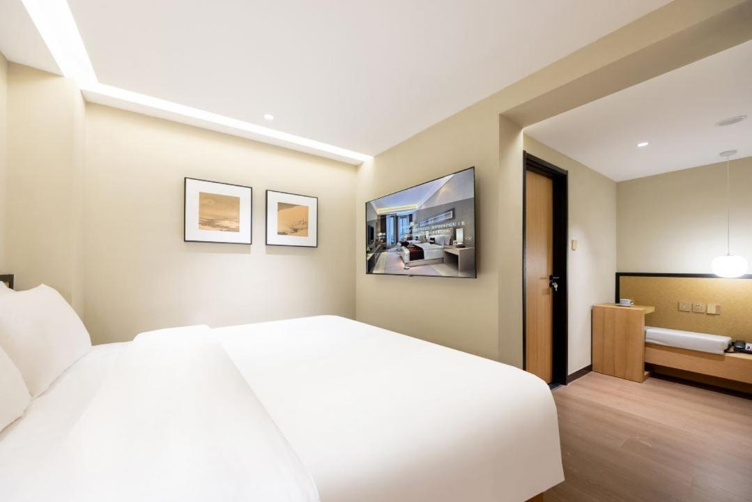 Beijing Tangfu Nanluoguxiang Wang Fu Jing Forbidden City Snack Street Hotel,1 Stop Walking To Airport Express,3 Stop To Tiananmen&Free Laundry Dry Service &Professional Free Tour Ticket Service With English Speaking Staff 외부 사진